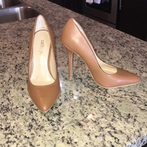 Size 5 Cathy Jean Nude Heels